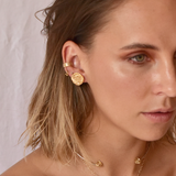 Aretes medallas con textura laurel